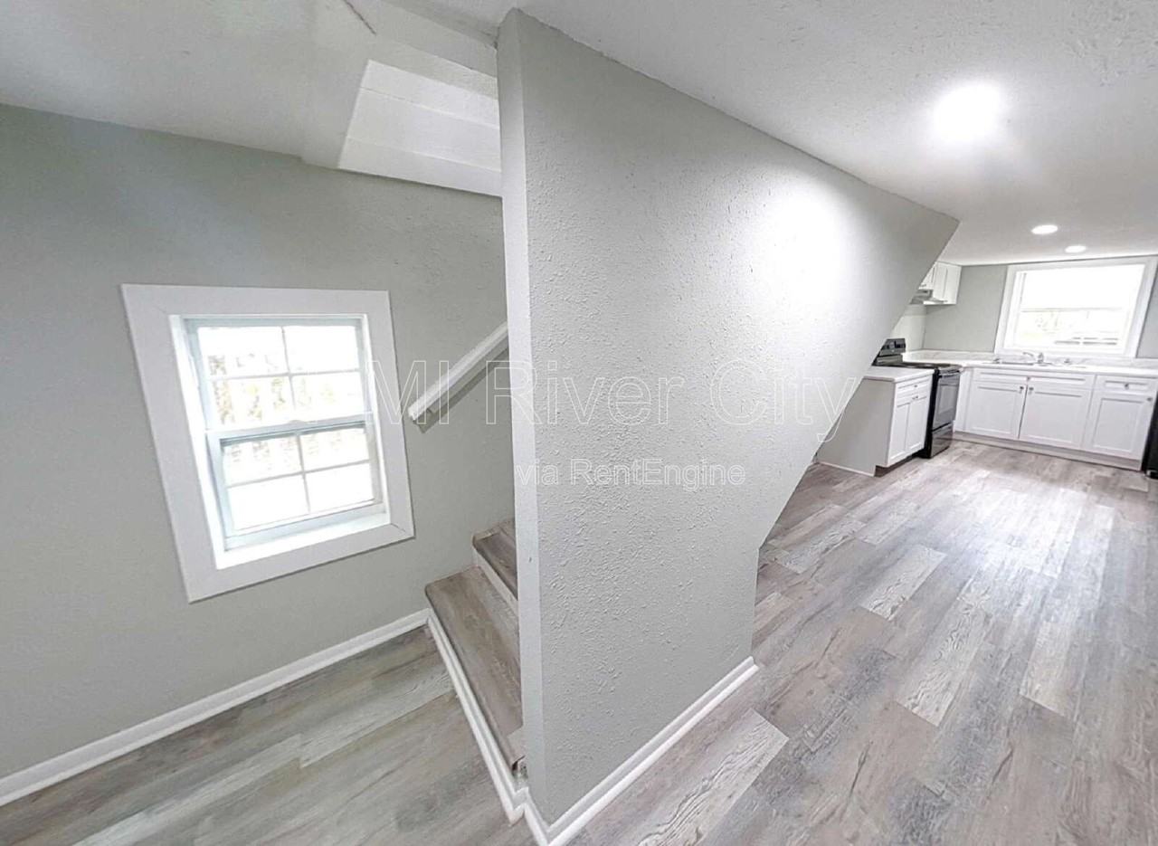 1867 W 41st St - Photo 6 of 18
