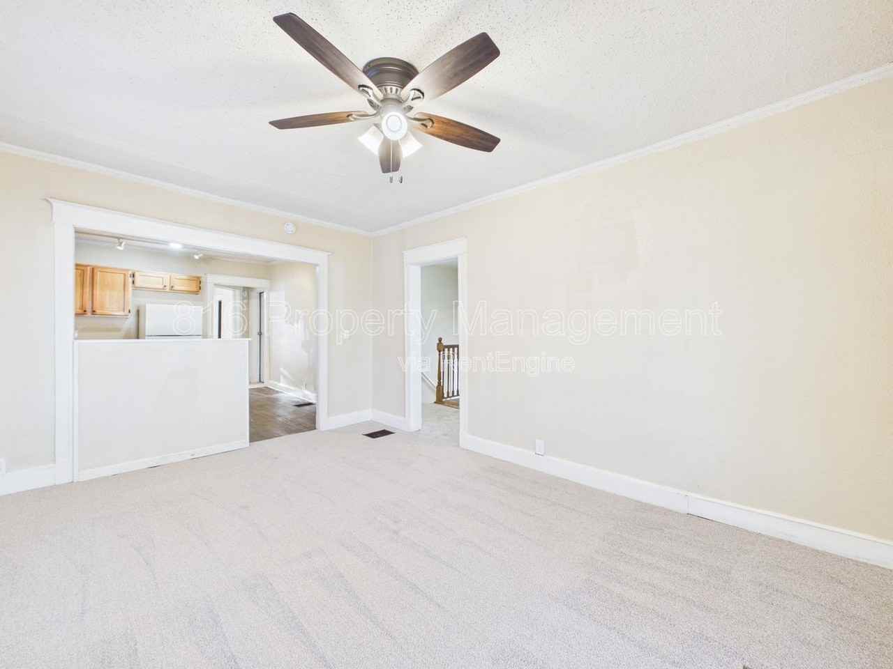 2424 Norton Ave #B - Photo 5 of 27