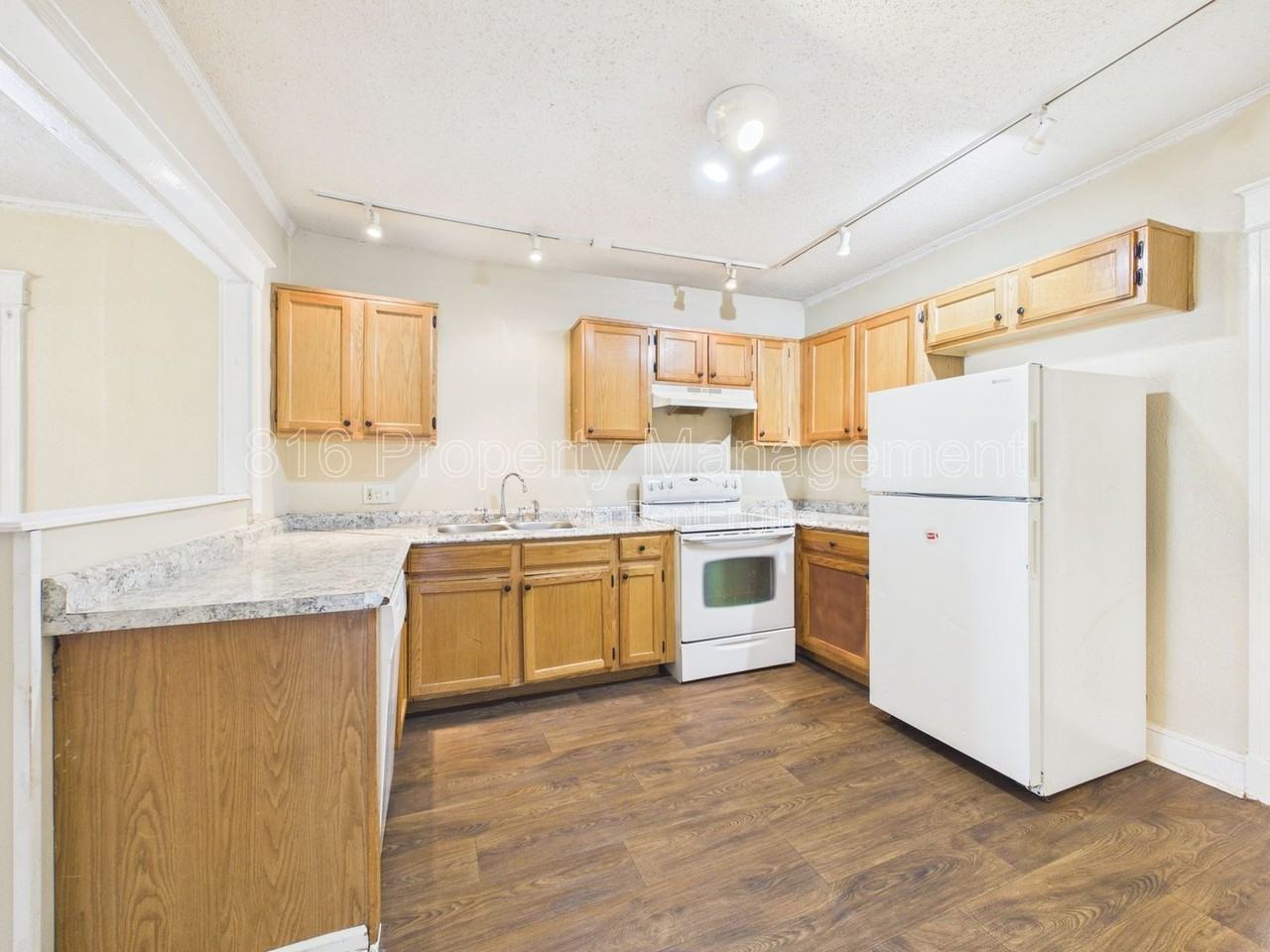 2424 Norton Ave #B - Photo 7 of 27
