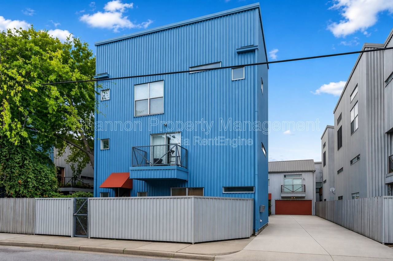 906 Andrews St - Photo 2 of 26