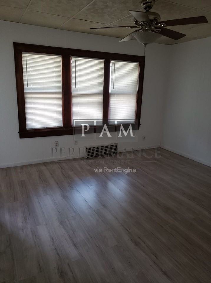 3770 E Holmes Ave - Photo 2 of 8