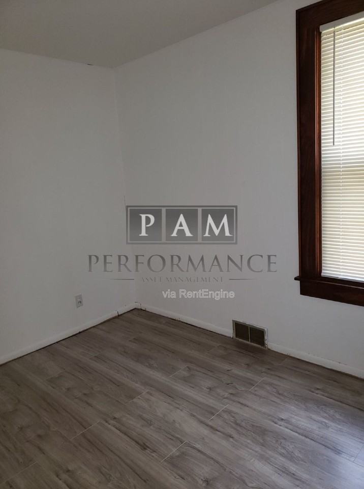 3770 E Holmes Ave - Photo 3 of 8