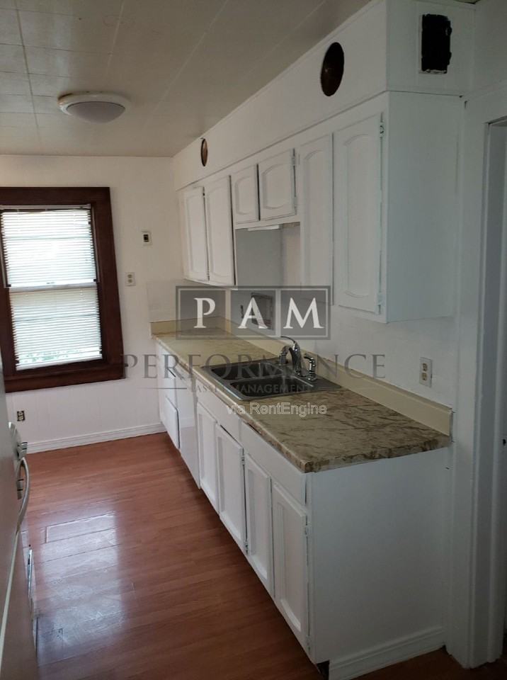 3770 E Holmes Ave - Photo 5 of 8