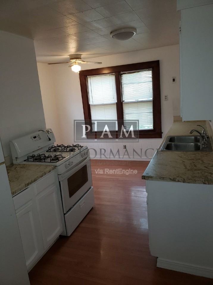 3770 E Holmes Ave - Photo 6 of 8