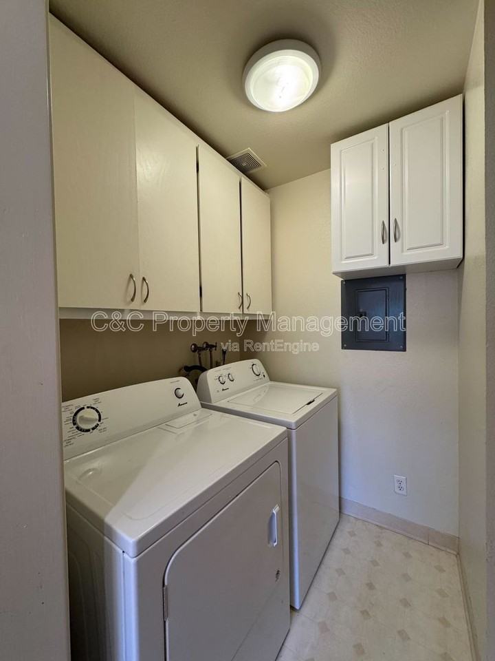 192 W Agua Caliente Rd - Photo 6 of 18