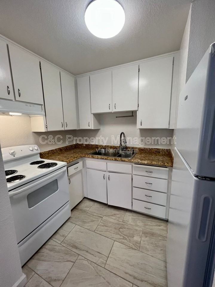 3270 Del Monte Blvd #39 - Photo 3 of 8