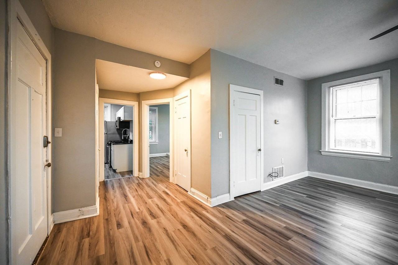 2562 Woodburn Ave #16 - Photo 7 of 12