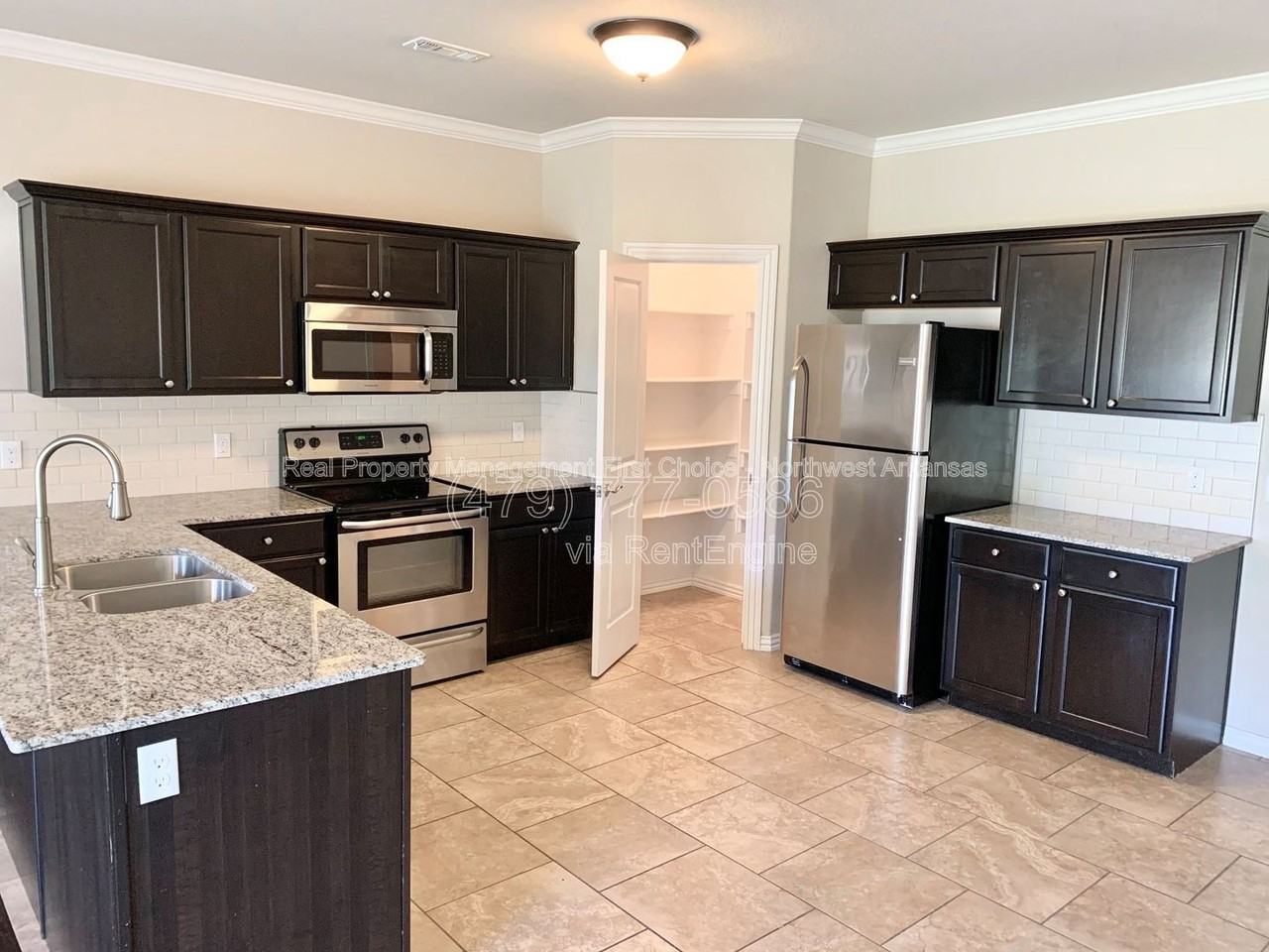 2719 W Shasta Rd - Photo 3 of 10