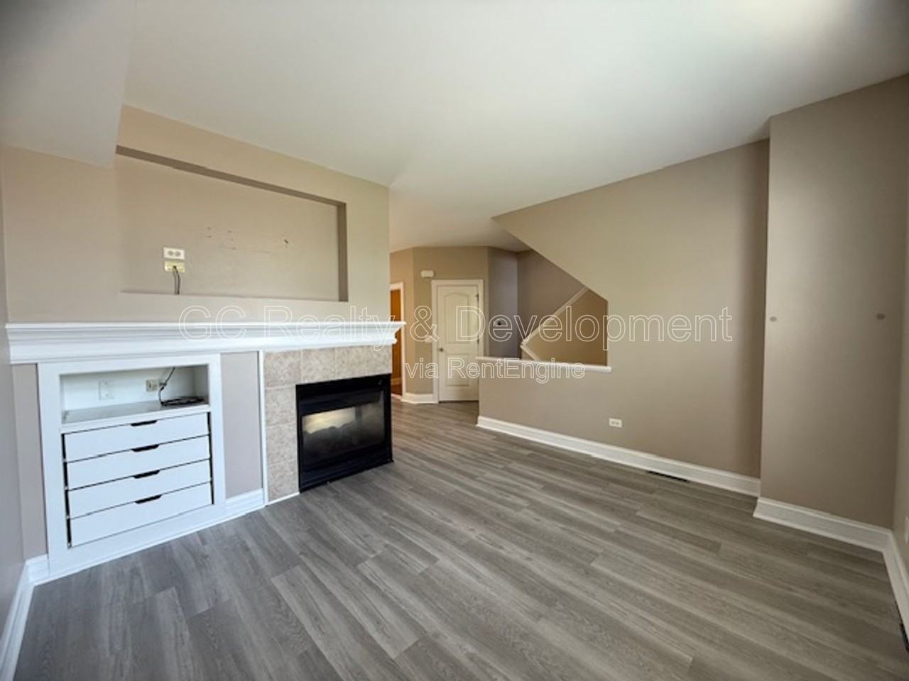 112 Lakeshore Dr - Photo 3 of 32