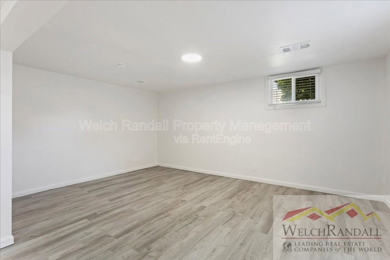 2711 Gramercy Ave #C - Photo 3 of 19