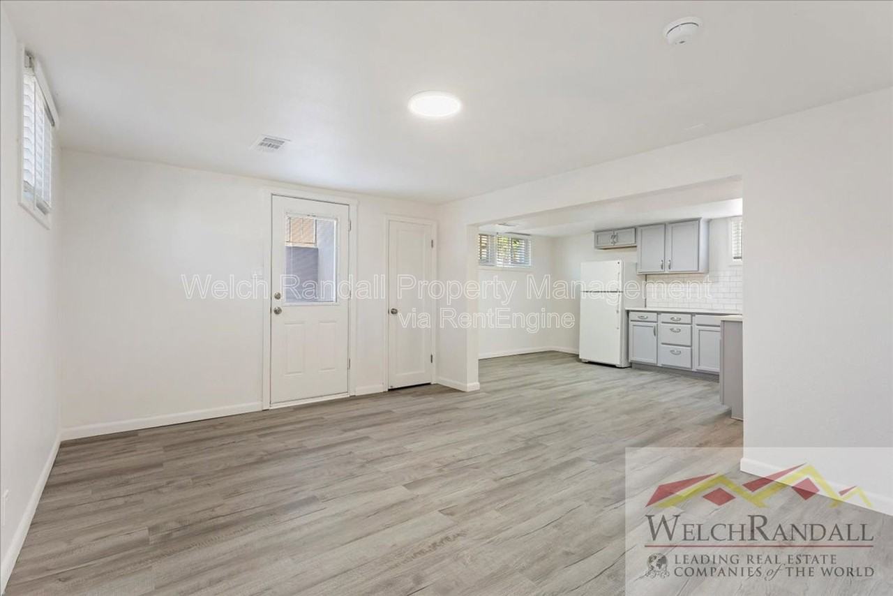 2711 Gramercy Ave #C - Photo 5 of 19
