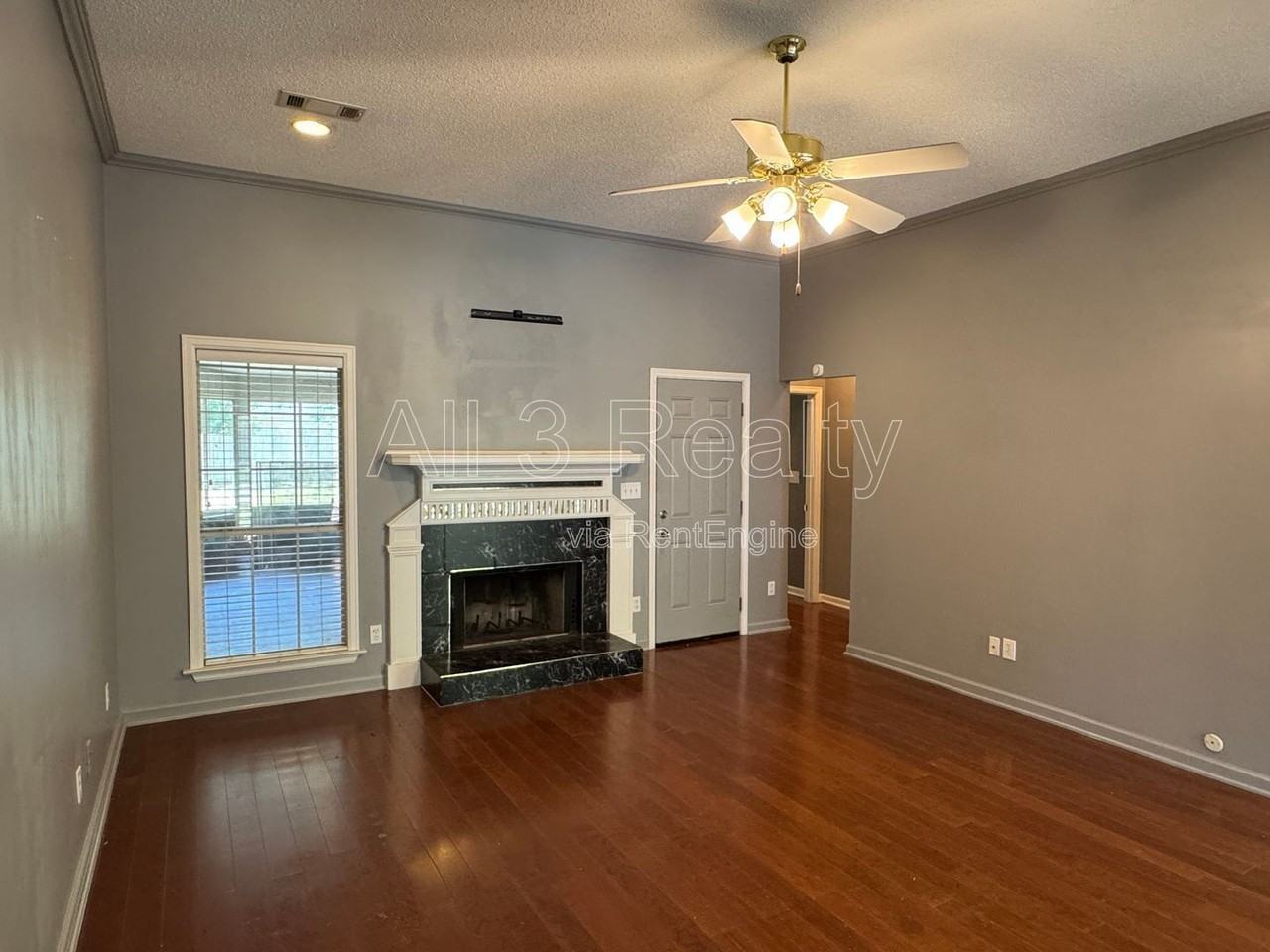 6272 Deerwood Dr - Photo 5 of 38