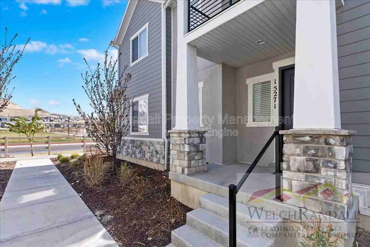 15271 S Reins Way - Photo 3 of 31
