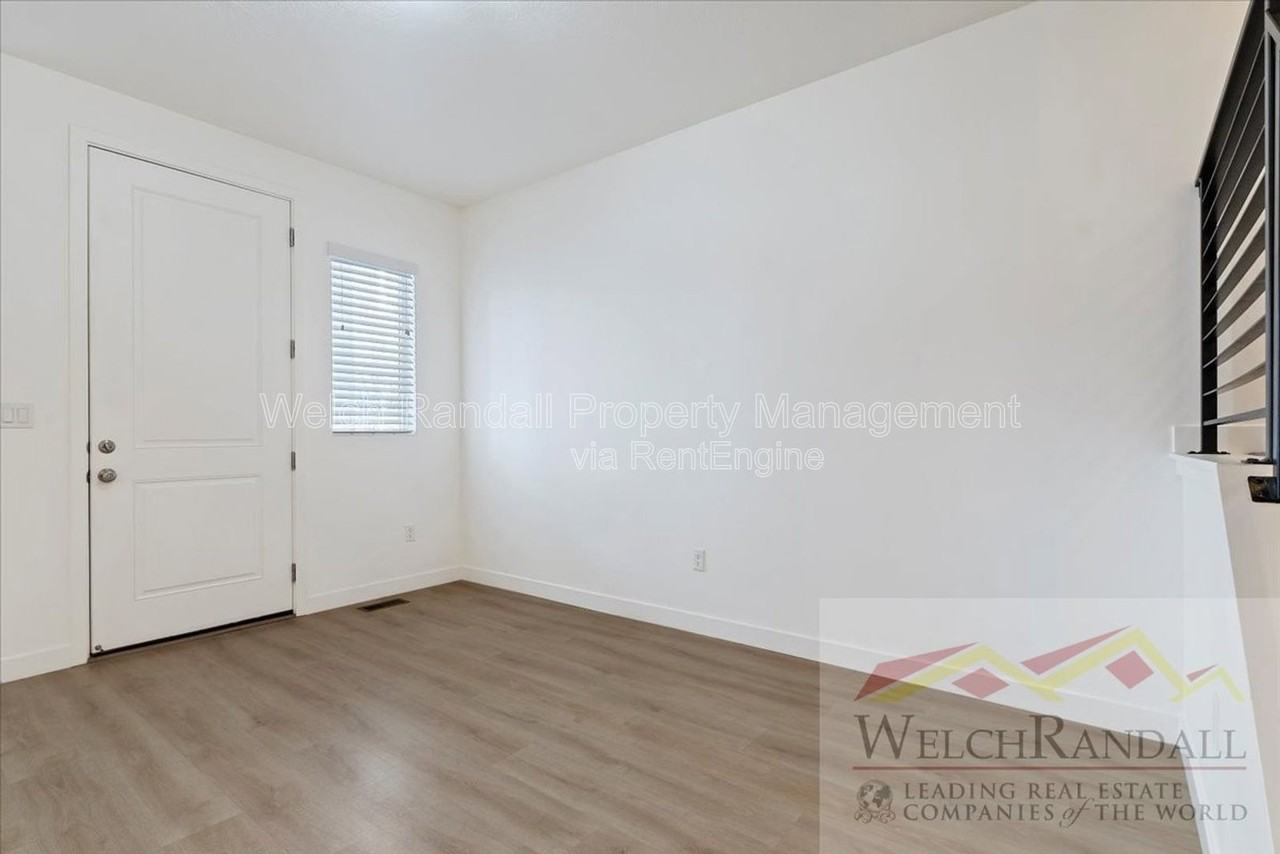 15271 S Reins Way - Photo 4 of 31