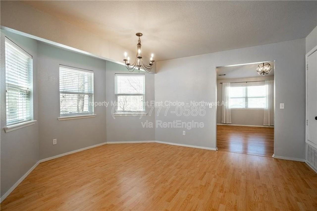 3231 W Shale St - Photo 6 of 14