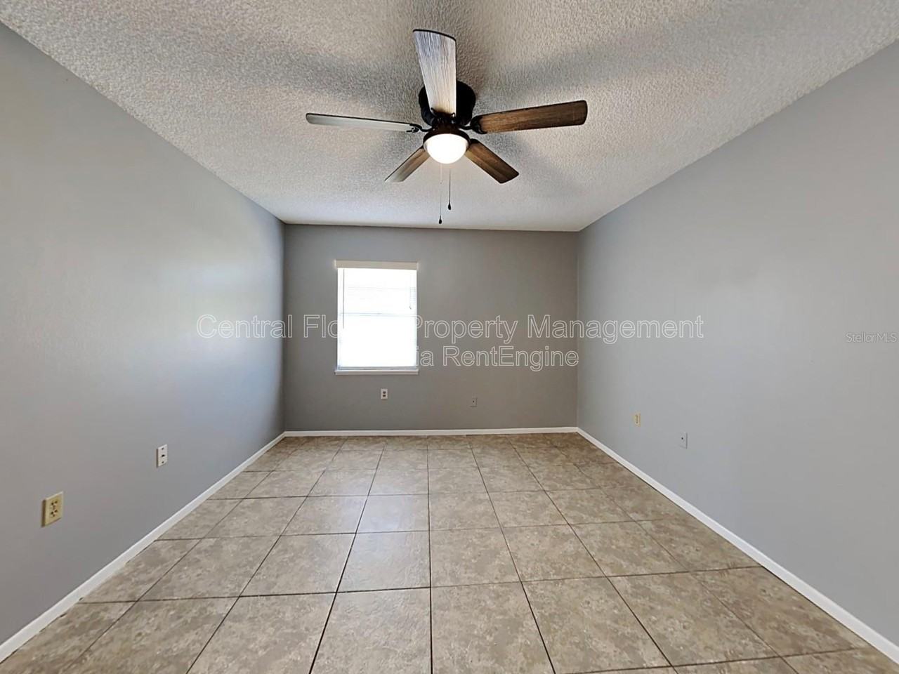 3240 Butterfield St - Photo 7 of 18