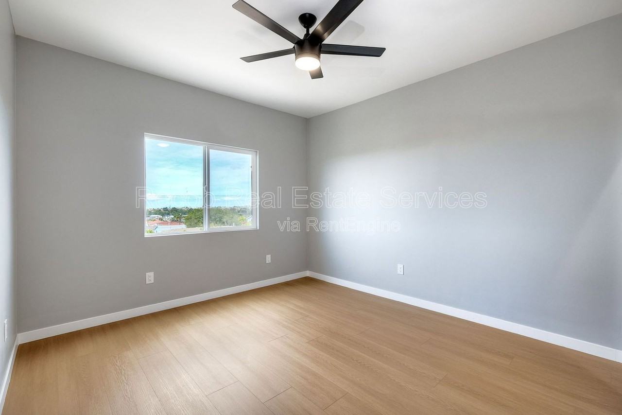 2394 W Jewett St #2392 - Photo 6 of 19