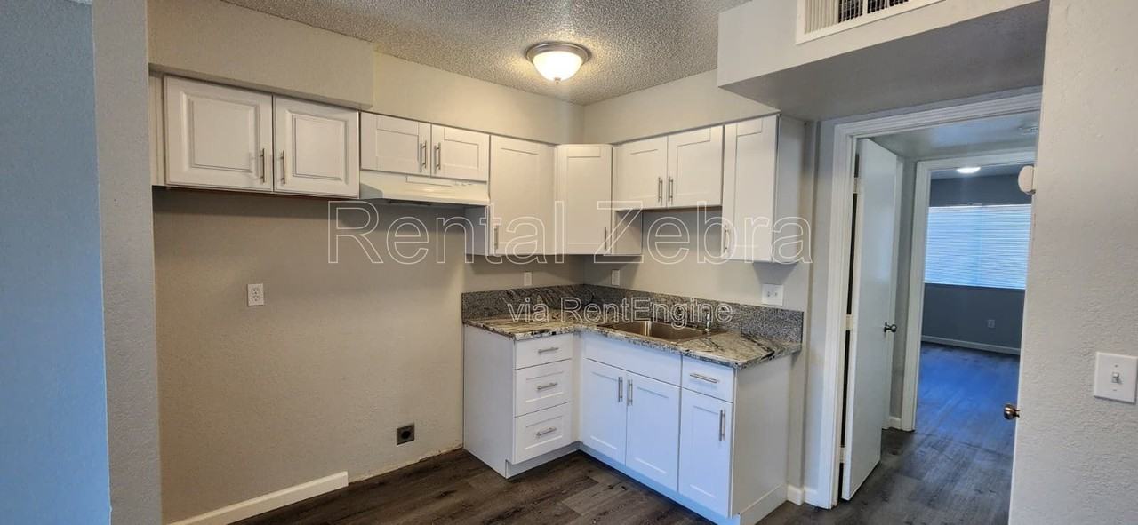1181 Kelso St - Photo 4 of 14