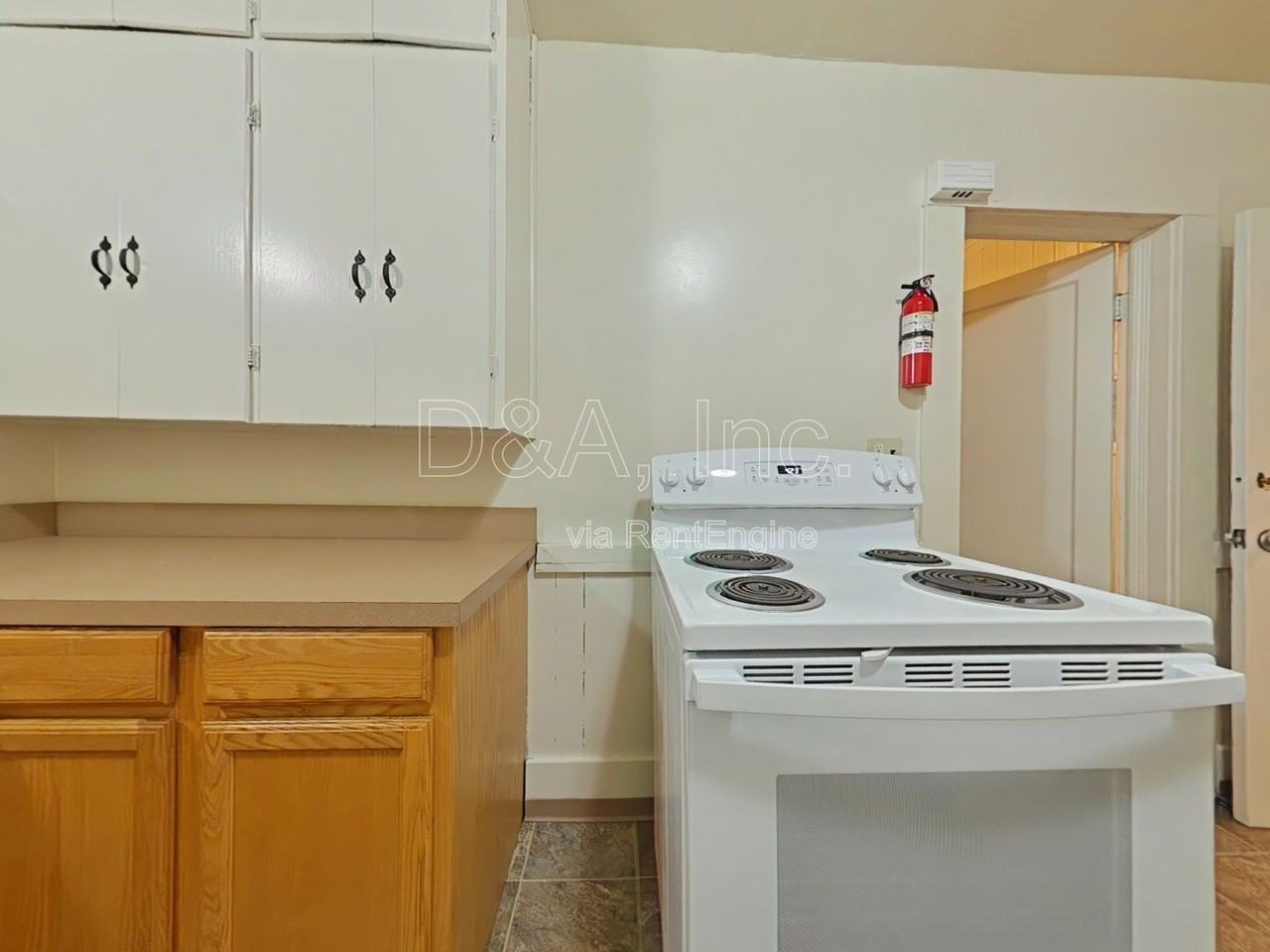 631 Nw 3rd St - Photo 3 of 11