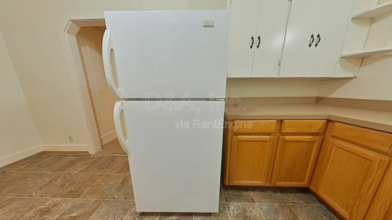 631 Nw 3rd St - Photo 4 of 11