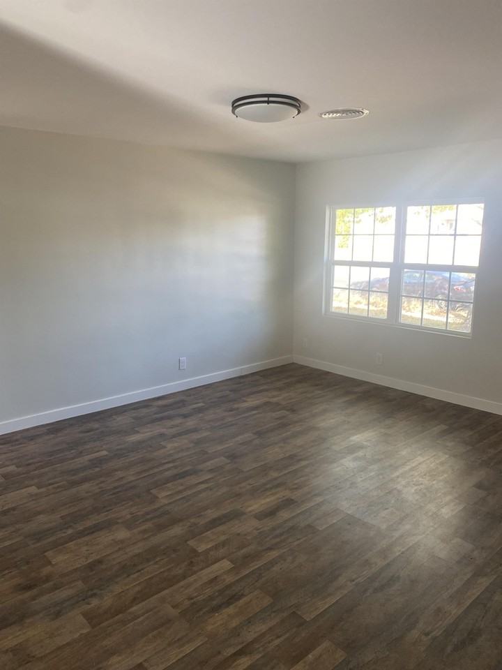 1204 Alta Vista Dr #1 - Photo 2 of 18