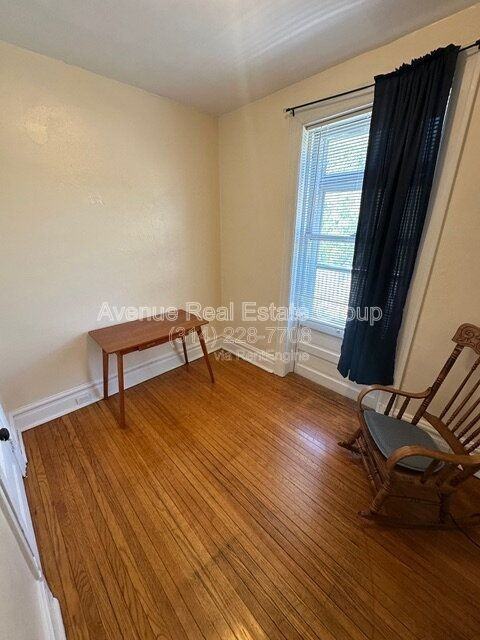 3802 Flad Ave - Photo 3 of 17