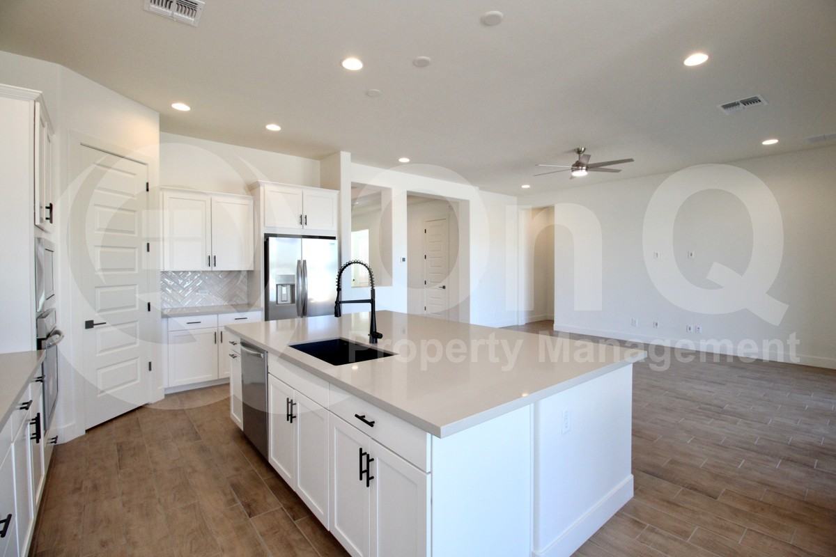 22654 E Lawndale Pl - Photo 4 of 28
