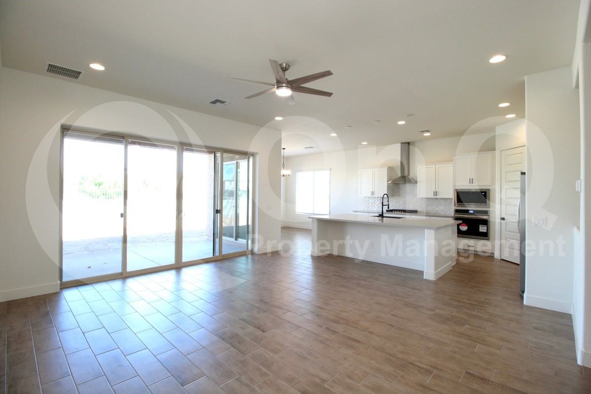 22654 E Lawndale Pl - Photo 5 of 28