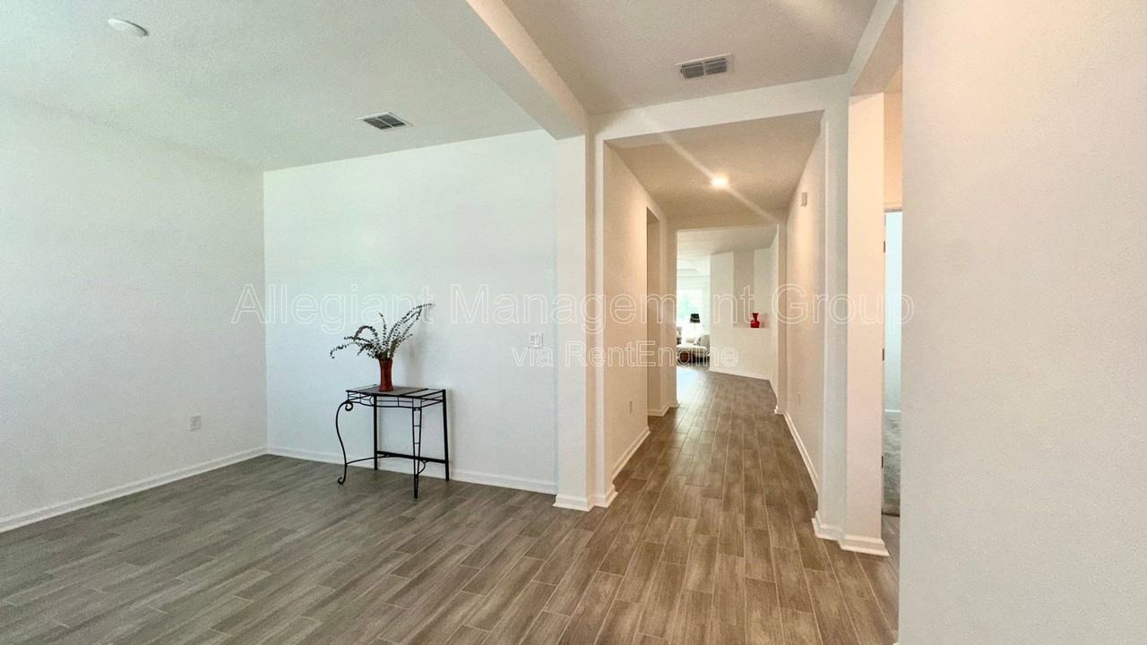 6326 Lakepine St - Photo 7 of 45