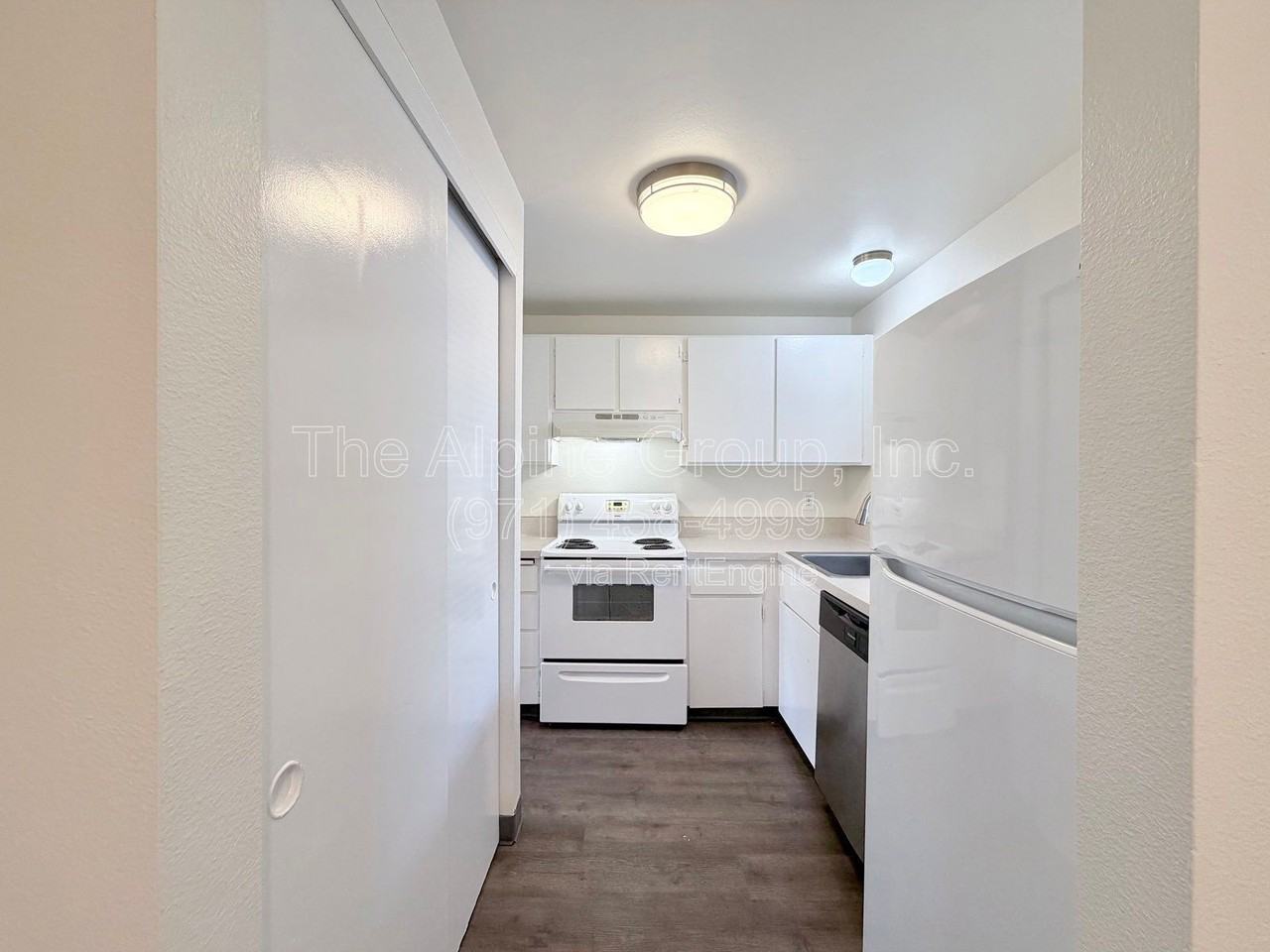 3800 Nw Chemult Pl #D - Photo 3 of 22