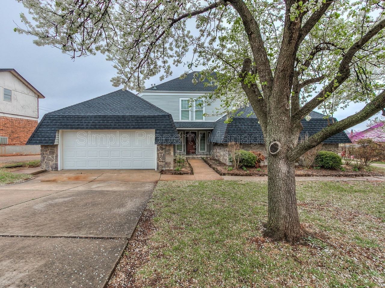 10824 Admiral Dr - Photo 2 of 42