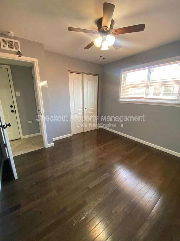 812 Schirmer St - Photo 7 of 8