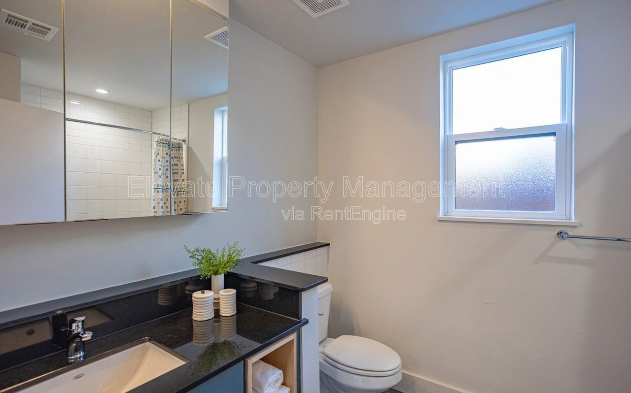 1701 Nw 12th St #11 - Photo 5 of 5
