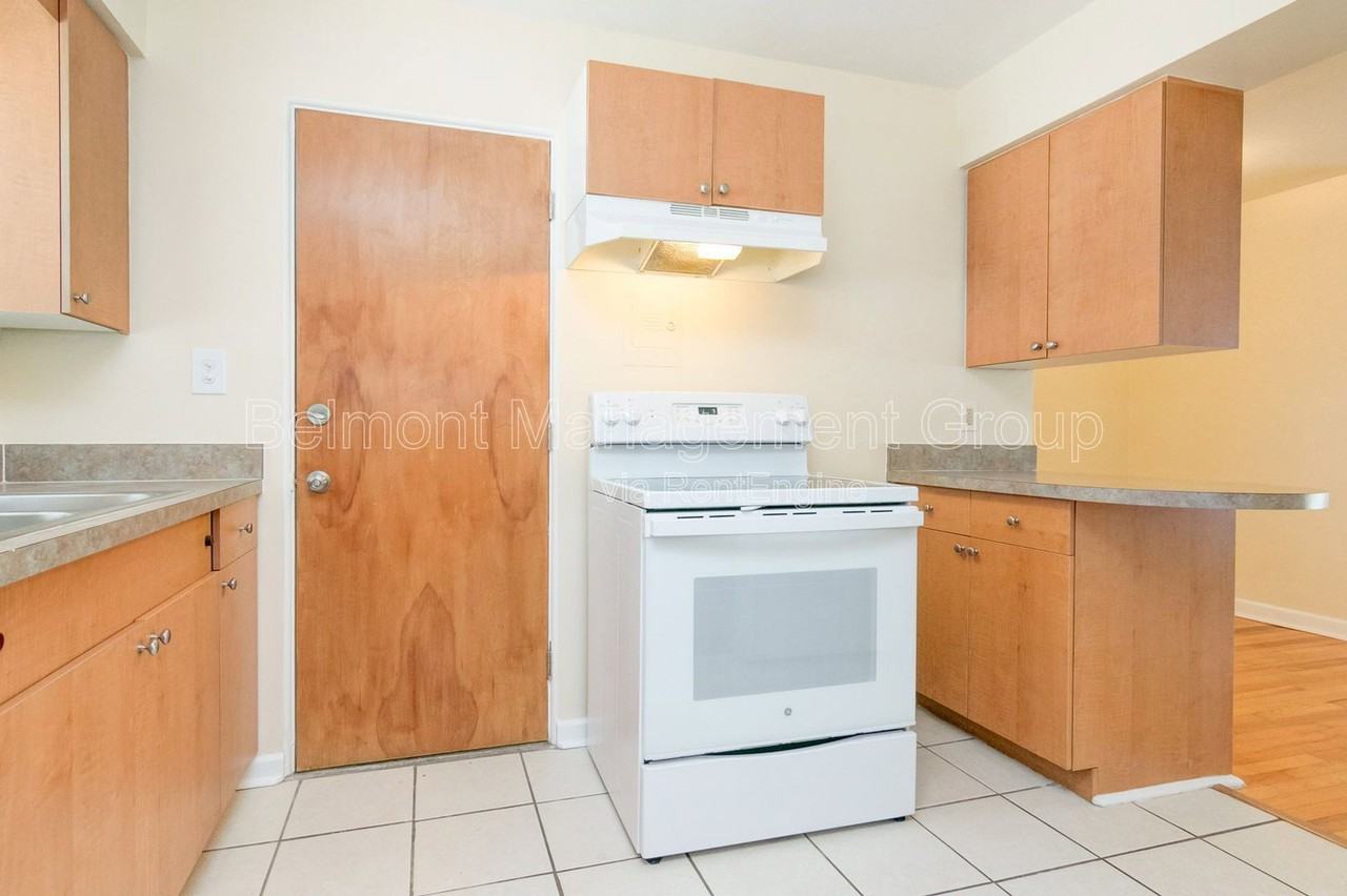 94 Columbia St #4 - Photo 6 of 15