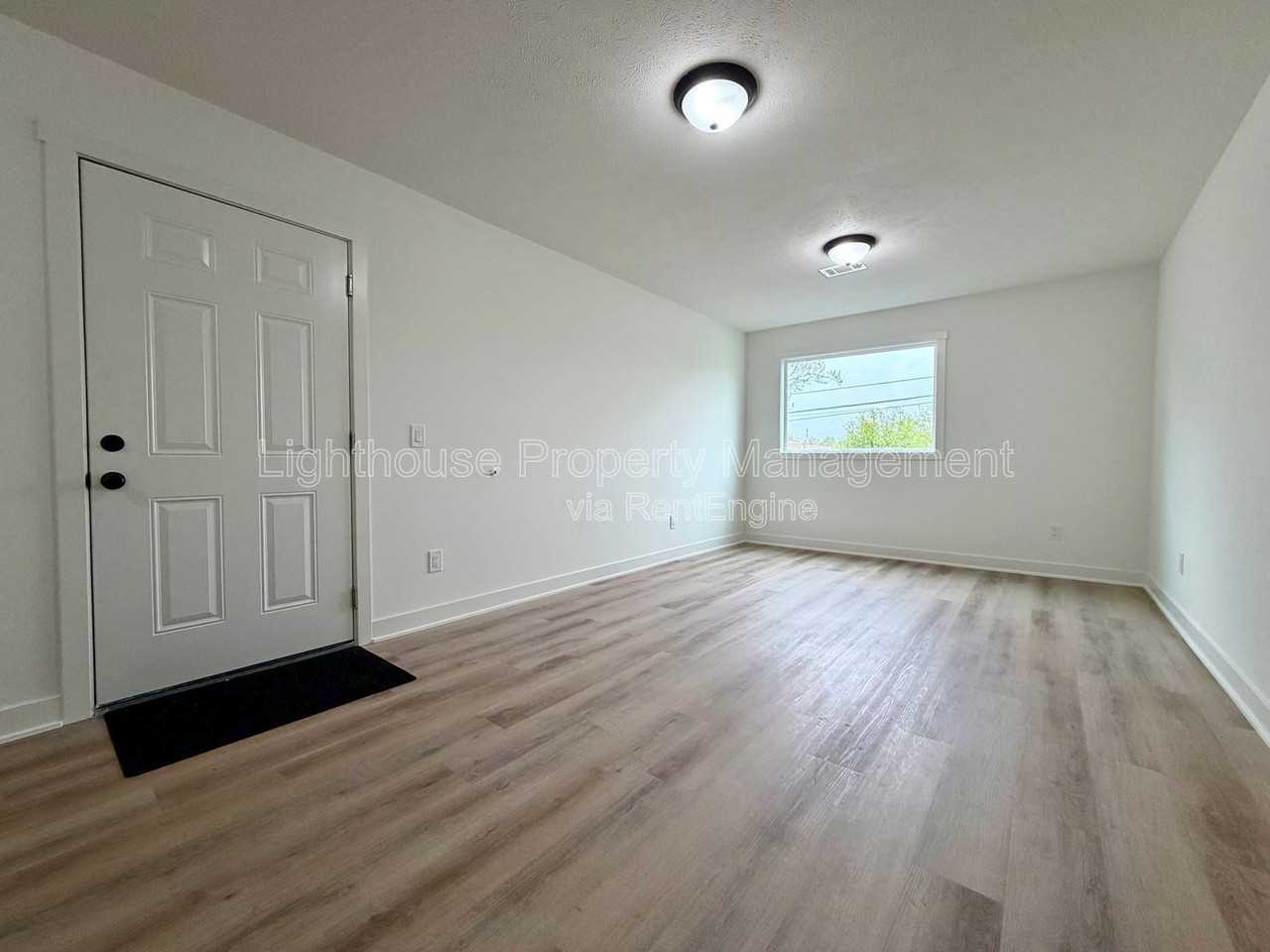 310 Allen Ave #1 - Photo 4 of 26