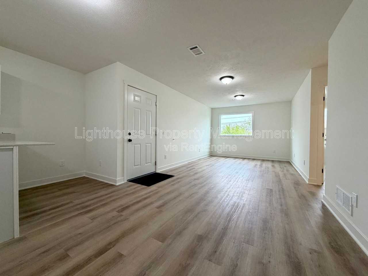 310 Allen Ave #1 - Photo 5 of 26