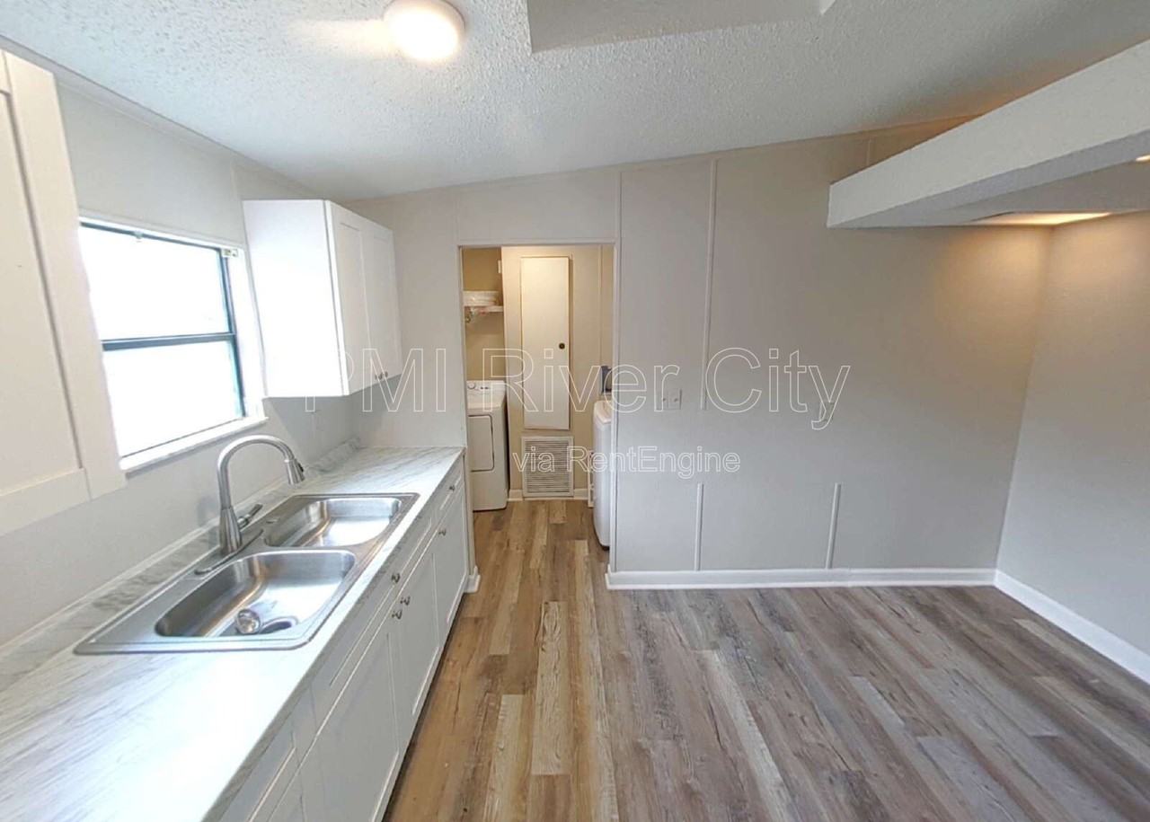 12556 Palmetto St - Photo 3 of 18