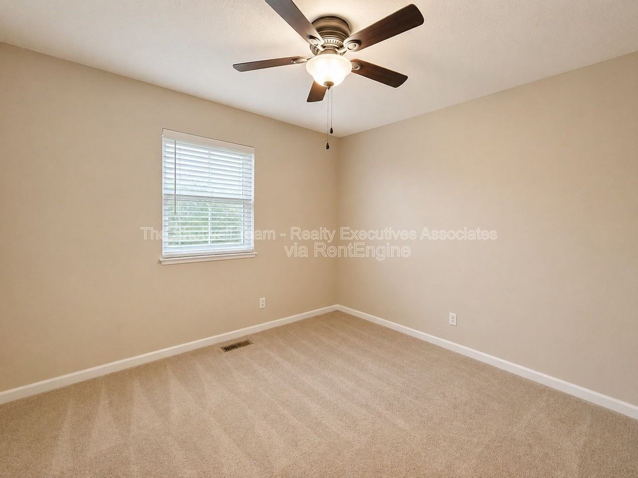 6400 Shetland Dr - Photo 6 of 10