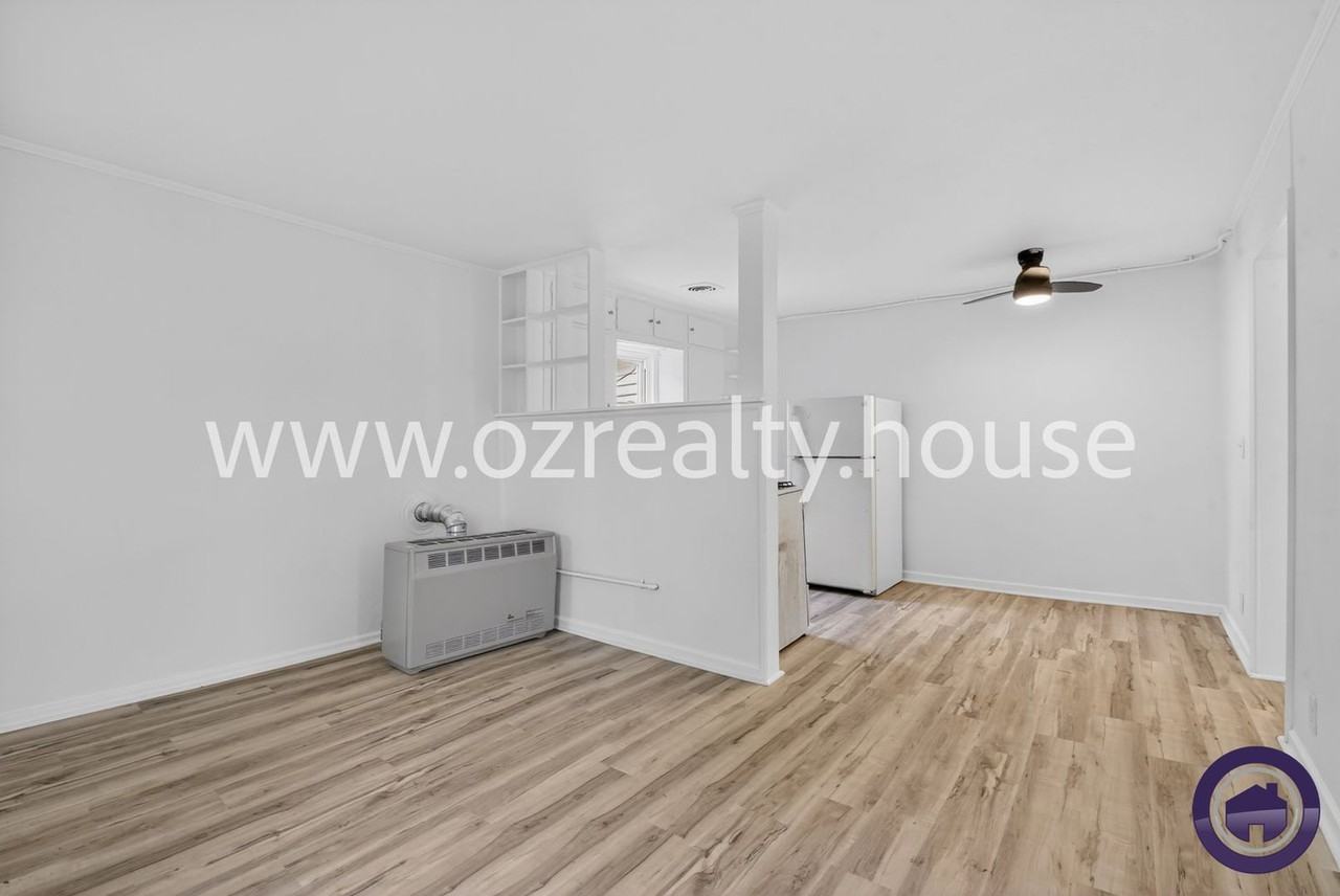 1464 Sunshine St #1 - Photo 4 of 15