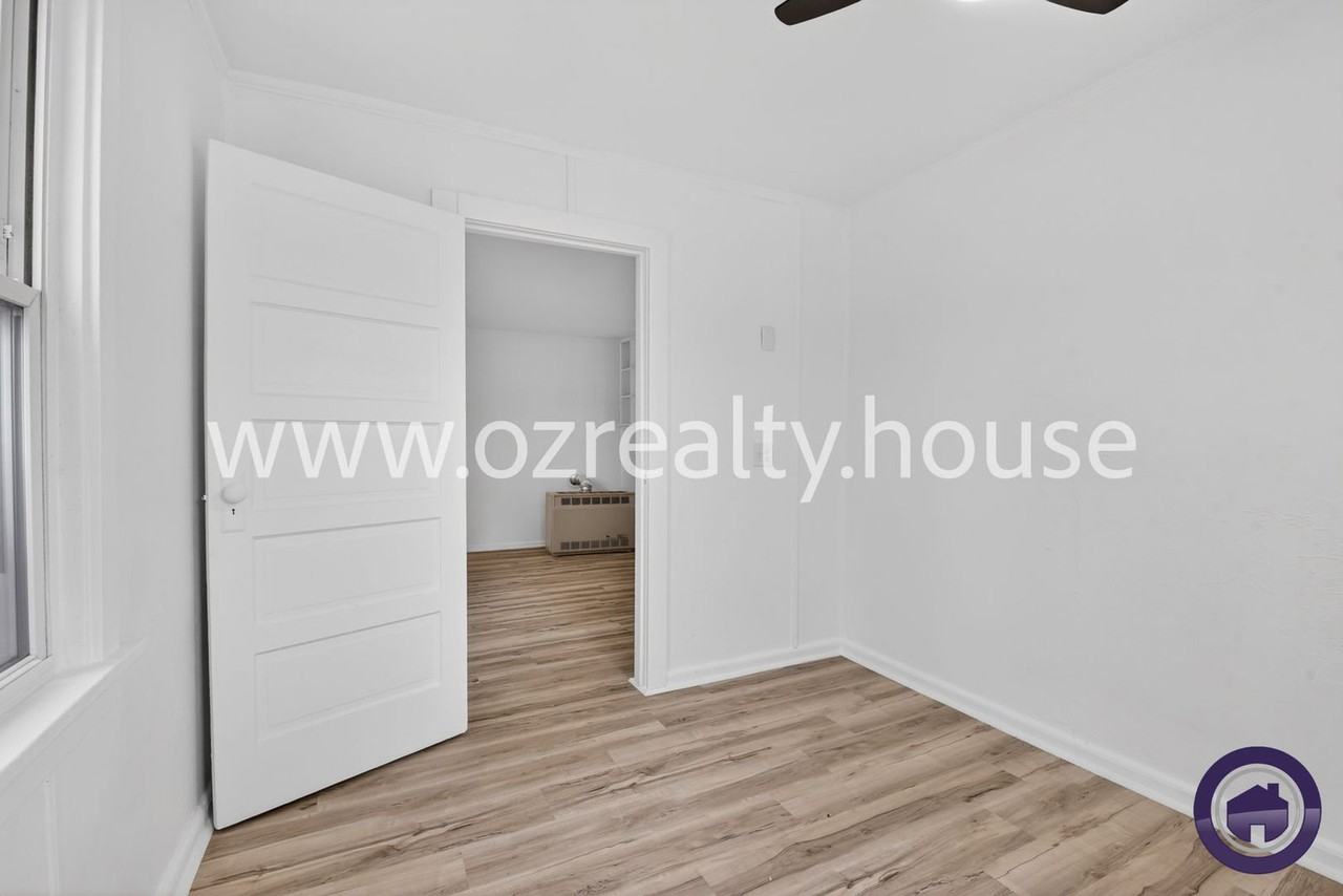 1464 Sunshine St #1 - Photo 6 of 15