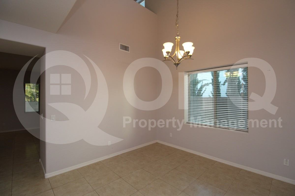 1094 E Sourwood Dr - Photo 7 of 31