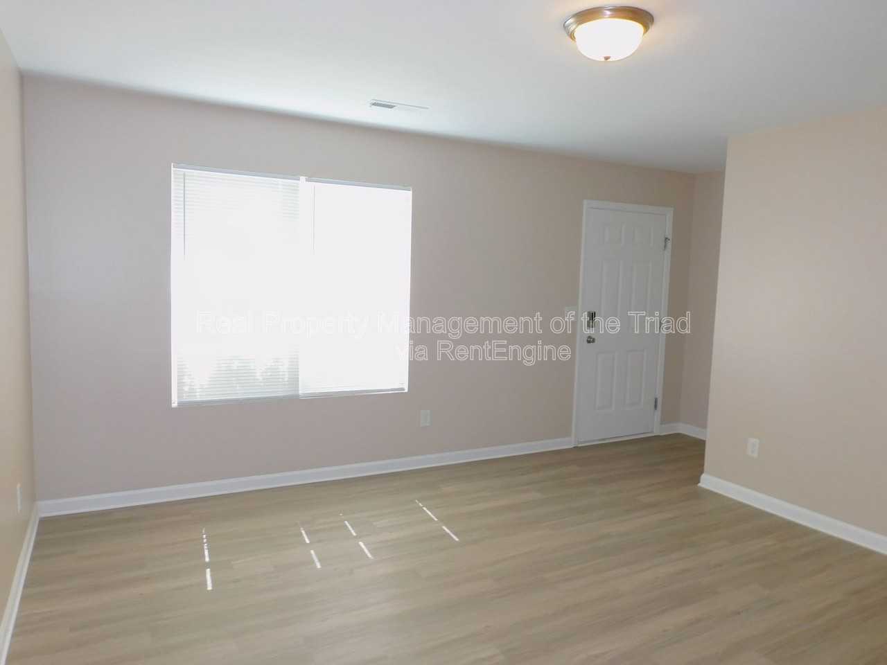 2035 Chapel Park Ln - Photo 2 of 30
