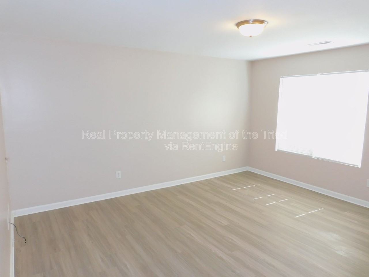 2035 Chapel Park Ln - Photo 3 of 30