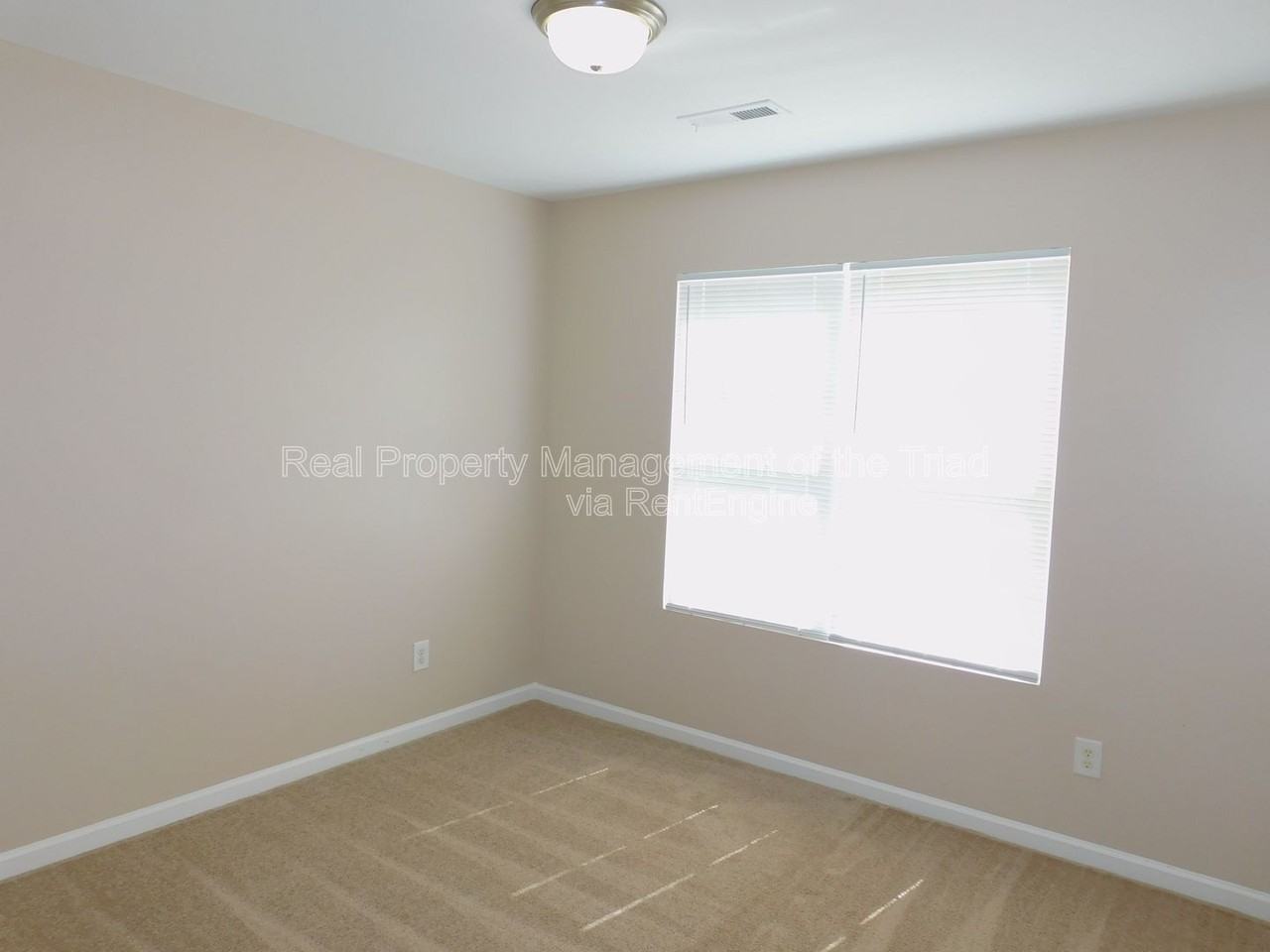 2035 Chapel Park Ln - Photo 6 of 30