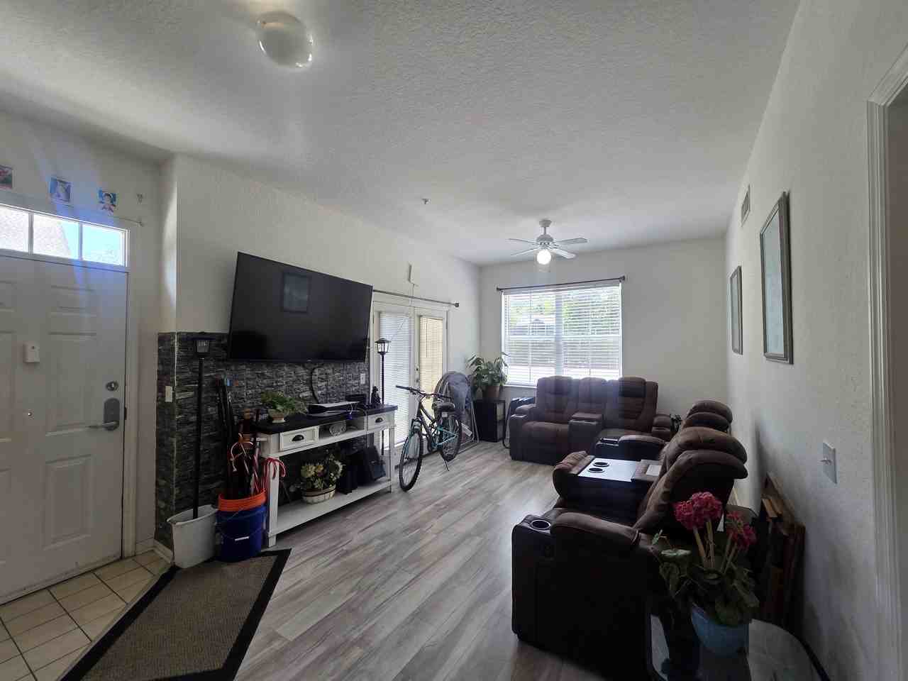 4013 Venetian Bay Dr #1 - Photo 3 of 23