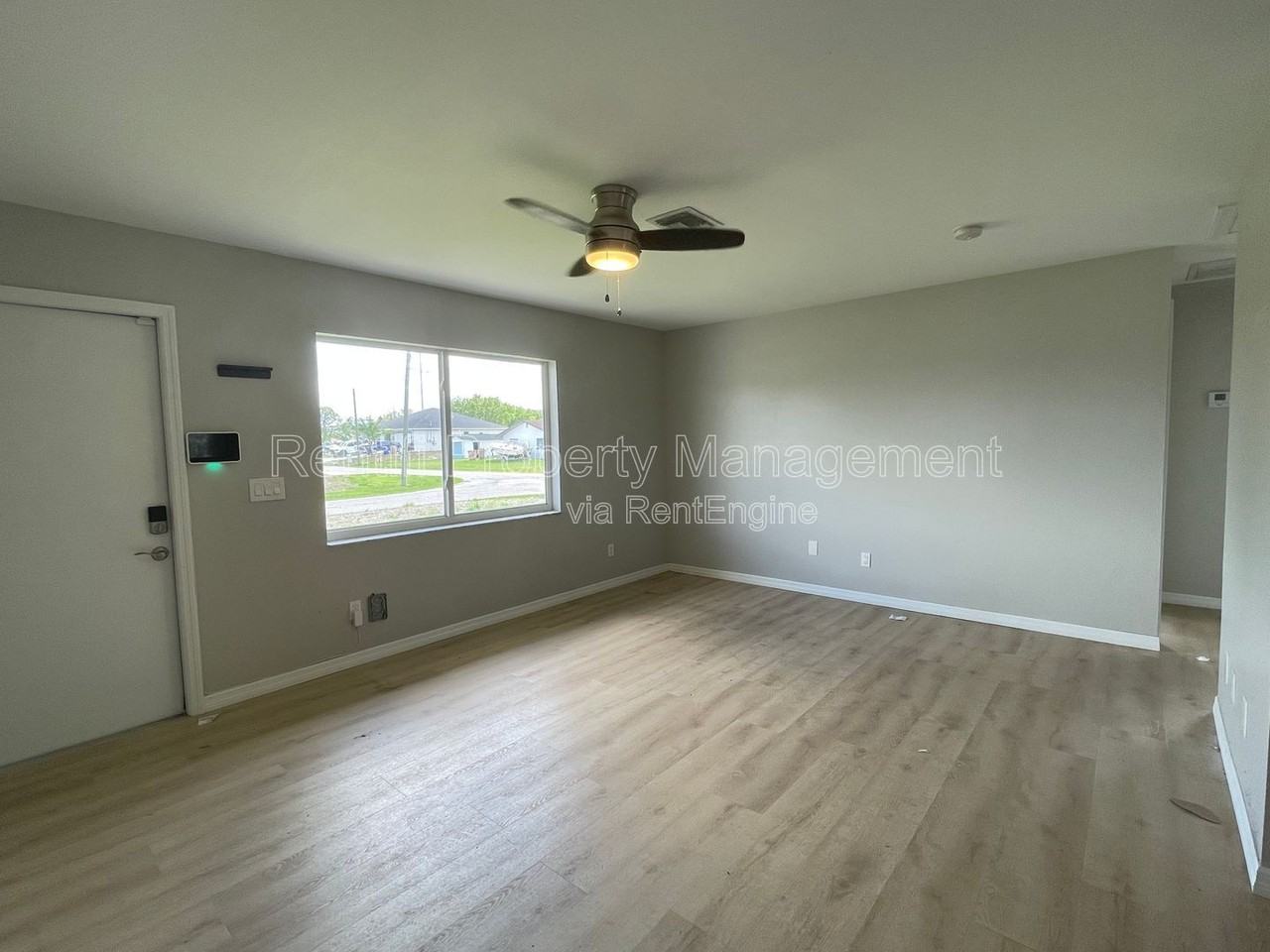 142 Gordon Ave S - Photo 2 of 10