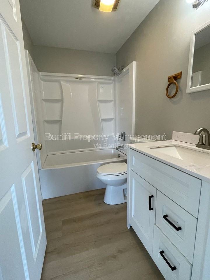 142 Gordon Ave S - Photo 5 of 10