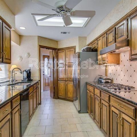 2214 Mediterranean Ave - Photo 2 of 11