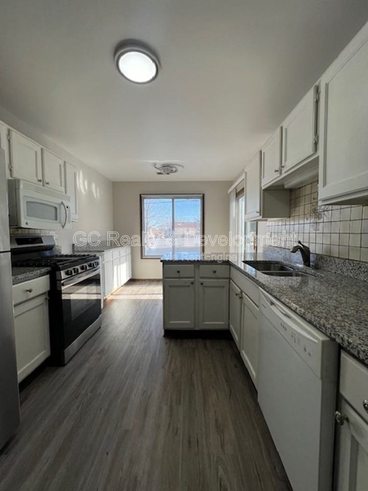 7030 Barrington Ct #204-204 - Photo 5 of 22
