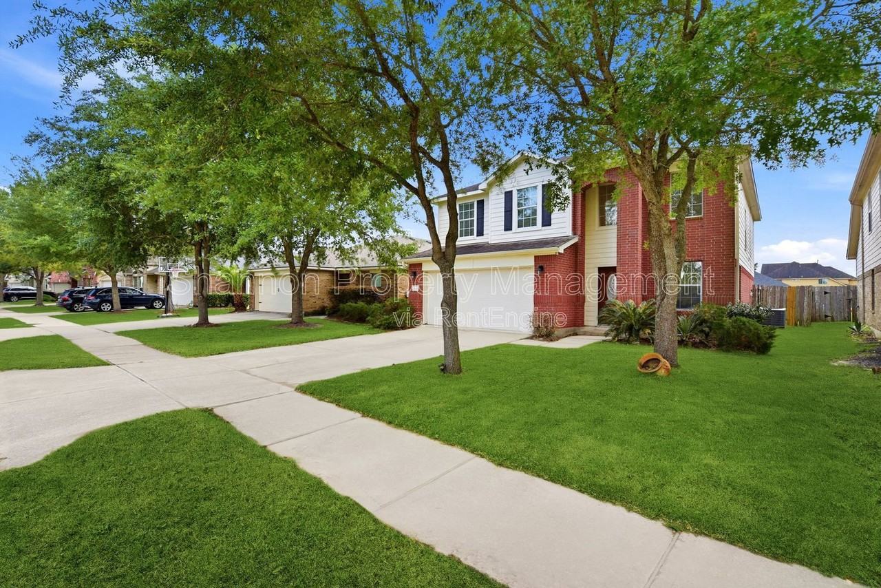5342 Gibralter Pl - Photo 3 of 50